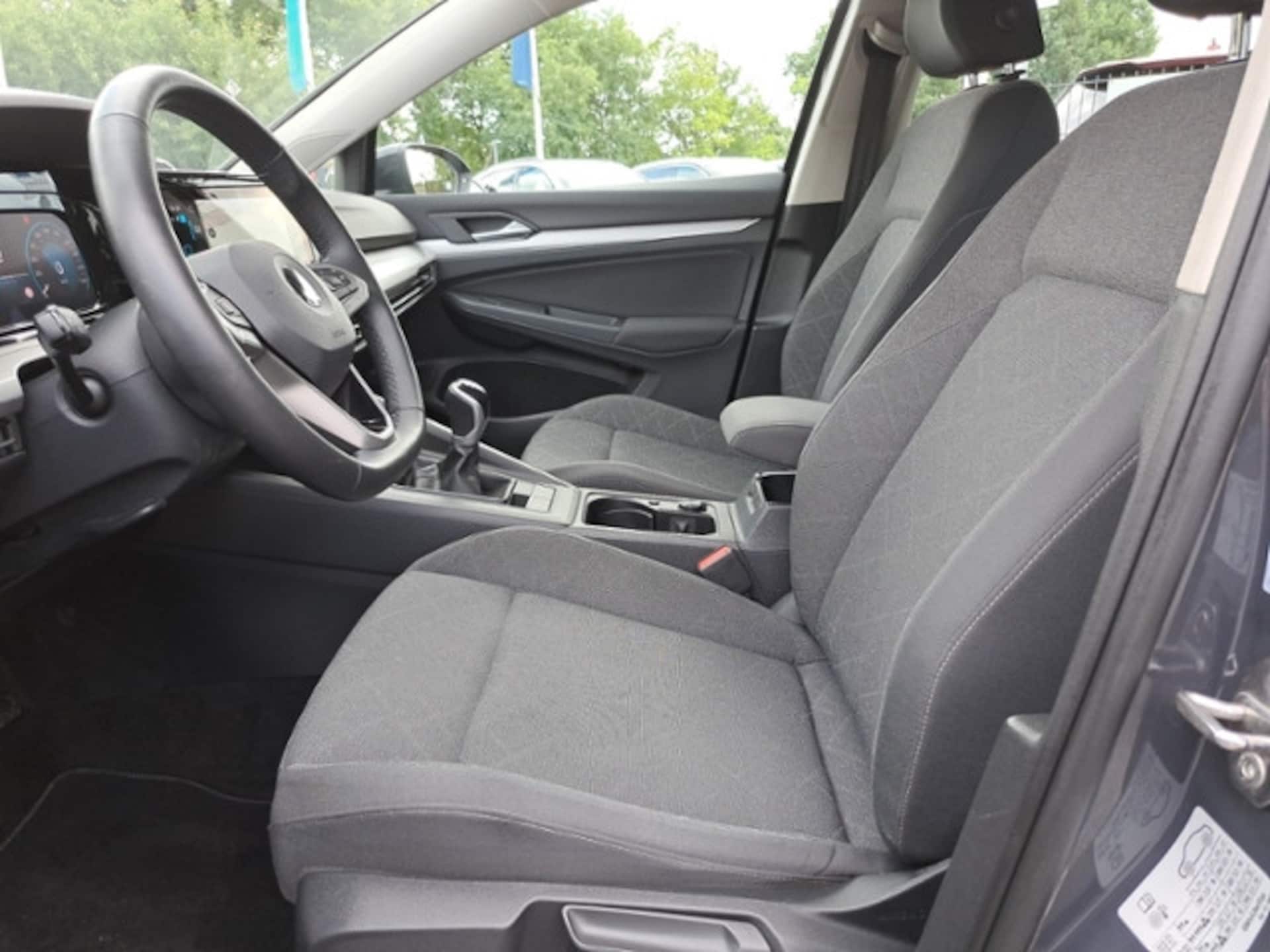 Volkswagen Golf Variant Life