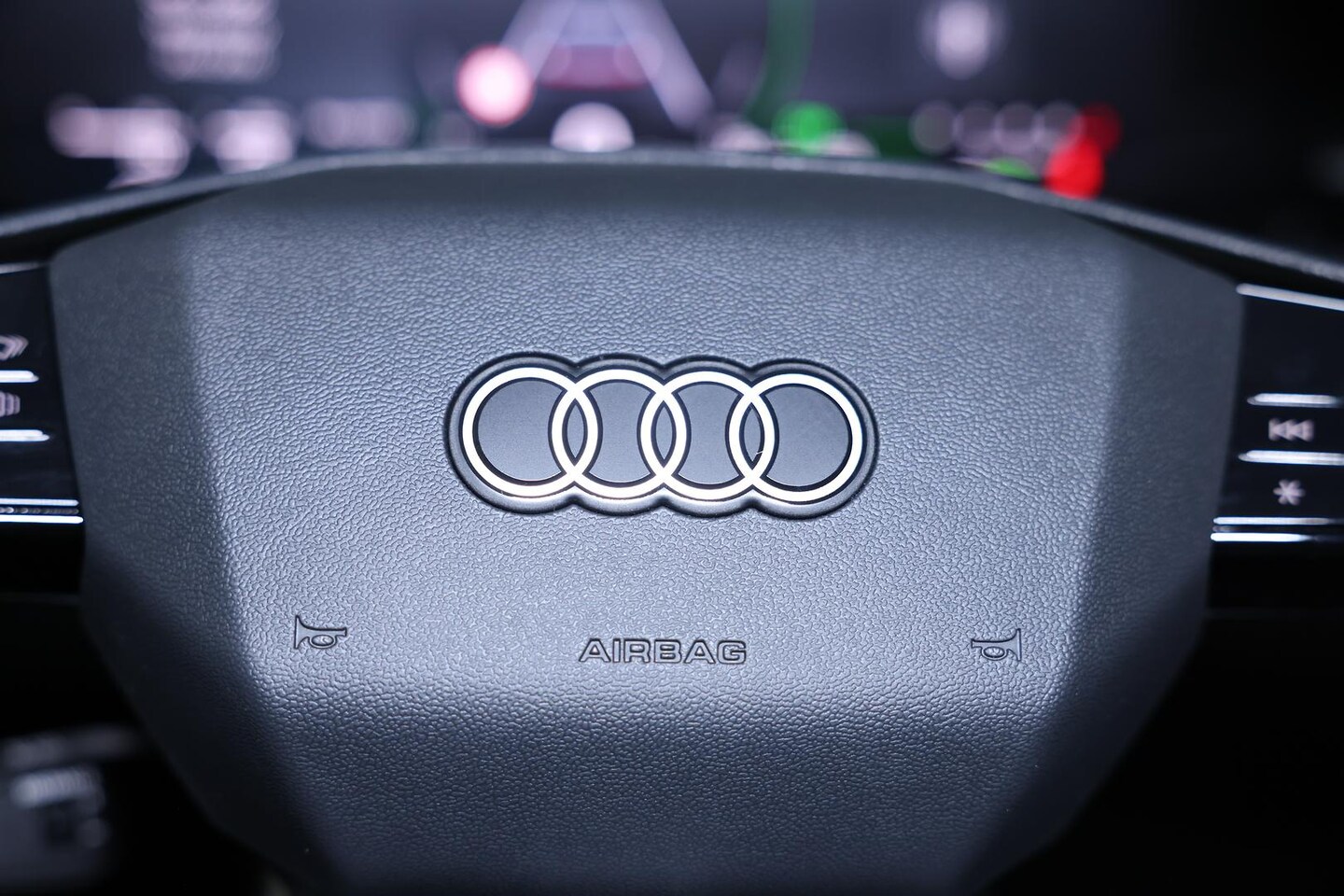 Image about Audi Q5 SUV e-hybrid quattro S tronic