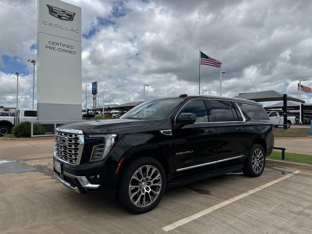 2025 GMC Yukon Denali AWD's photo