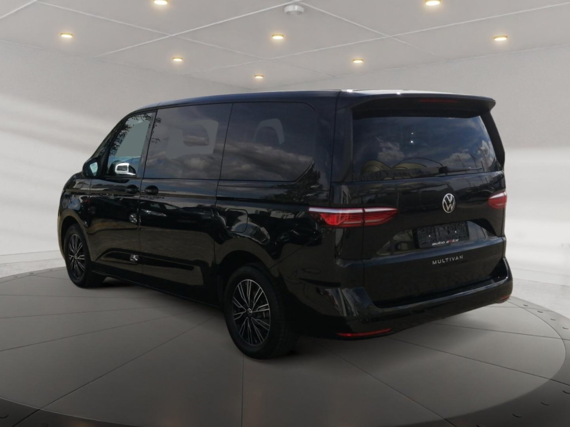 Volkswagen Multivan Langversion Basis-Modell