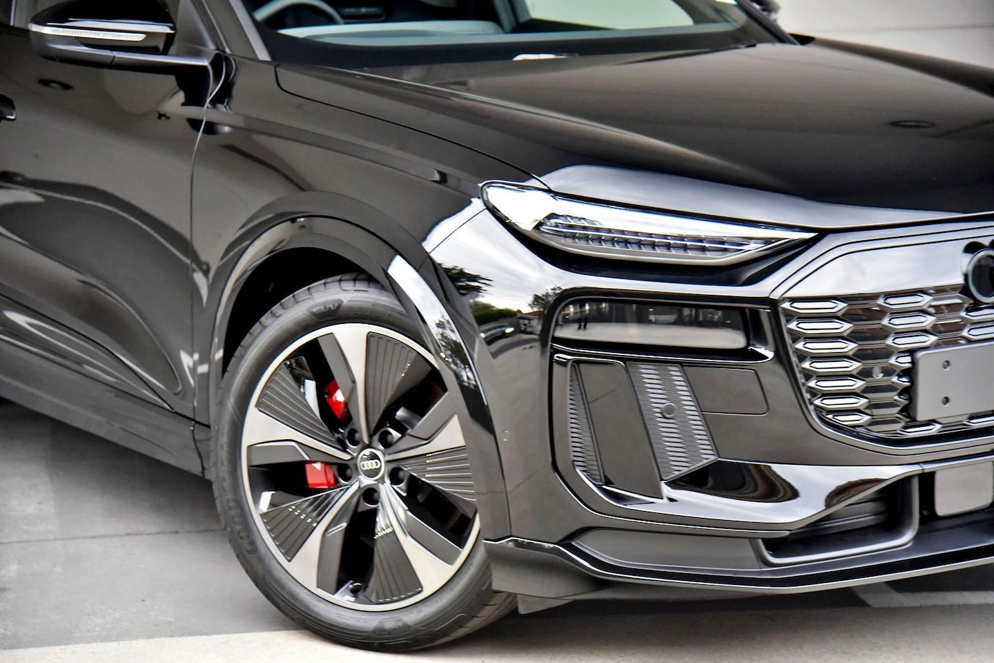 Image about Audi SQ6 SUV e-tron e-tron quattro