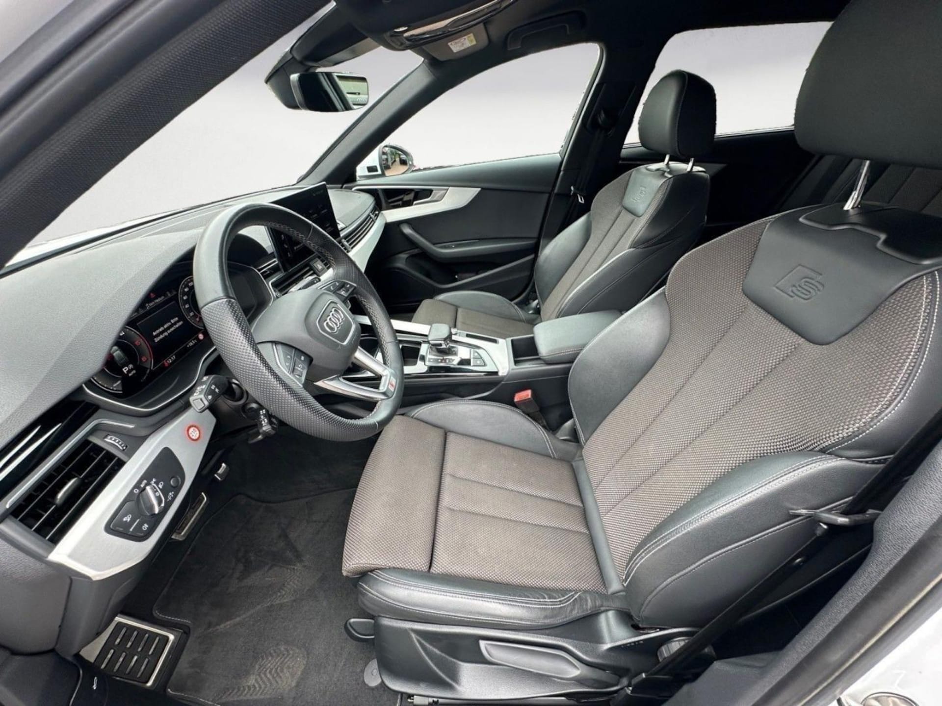 Audi A4 Avant S line