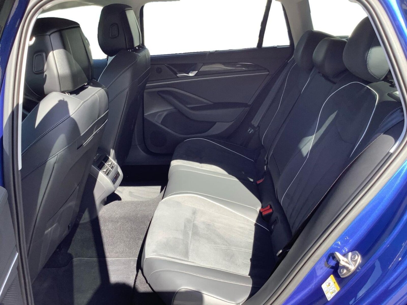 Volkswagen Passat – Bild 9