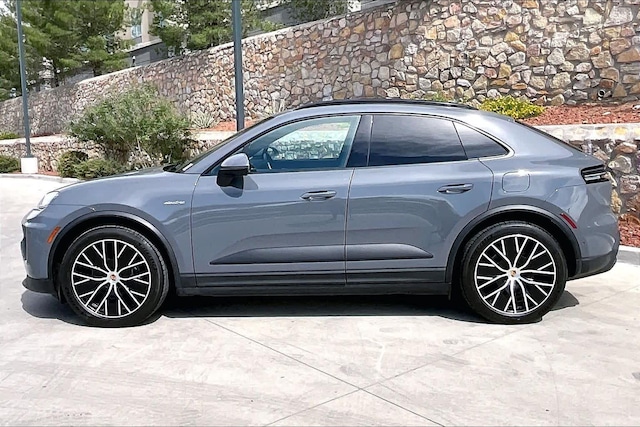 2025 Porsche Macan Electric
