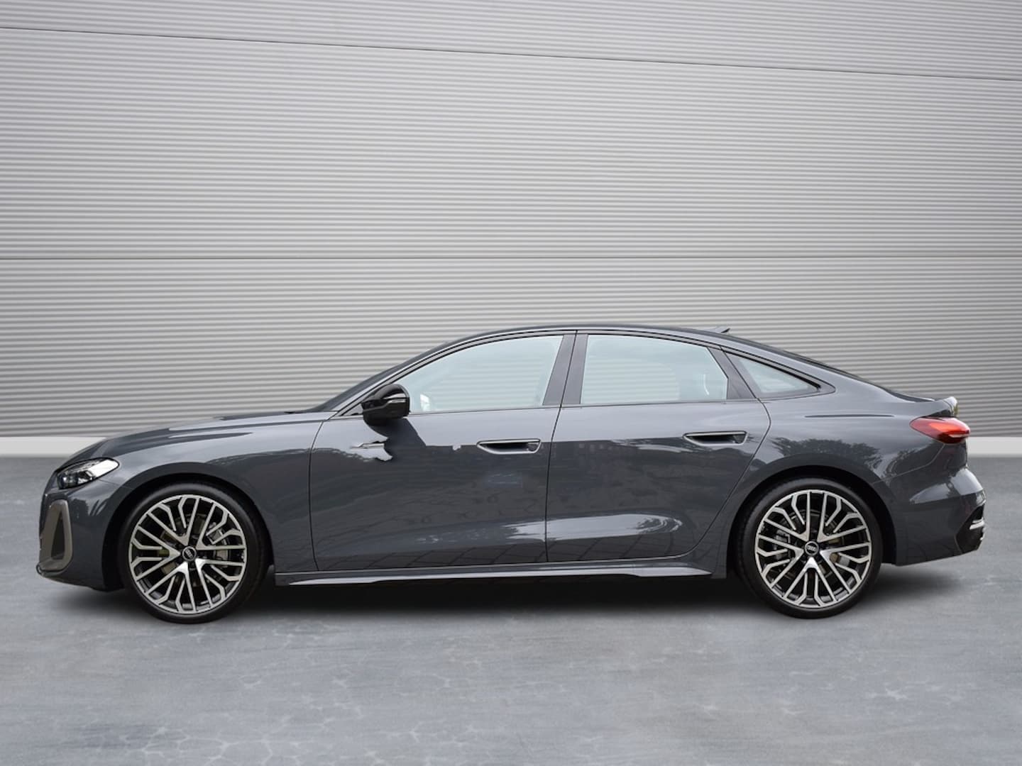 Bild über Audi A5 Limousine TFSI quattro S tronic - für weitere Informationen kontaktieren Sie den Audi Partner