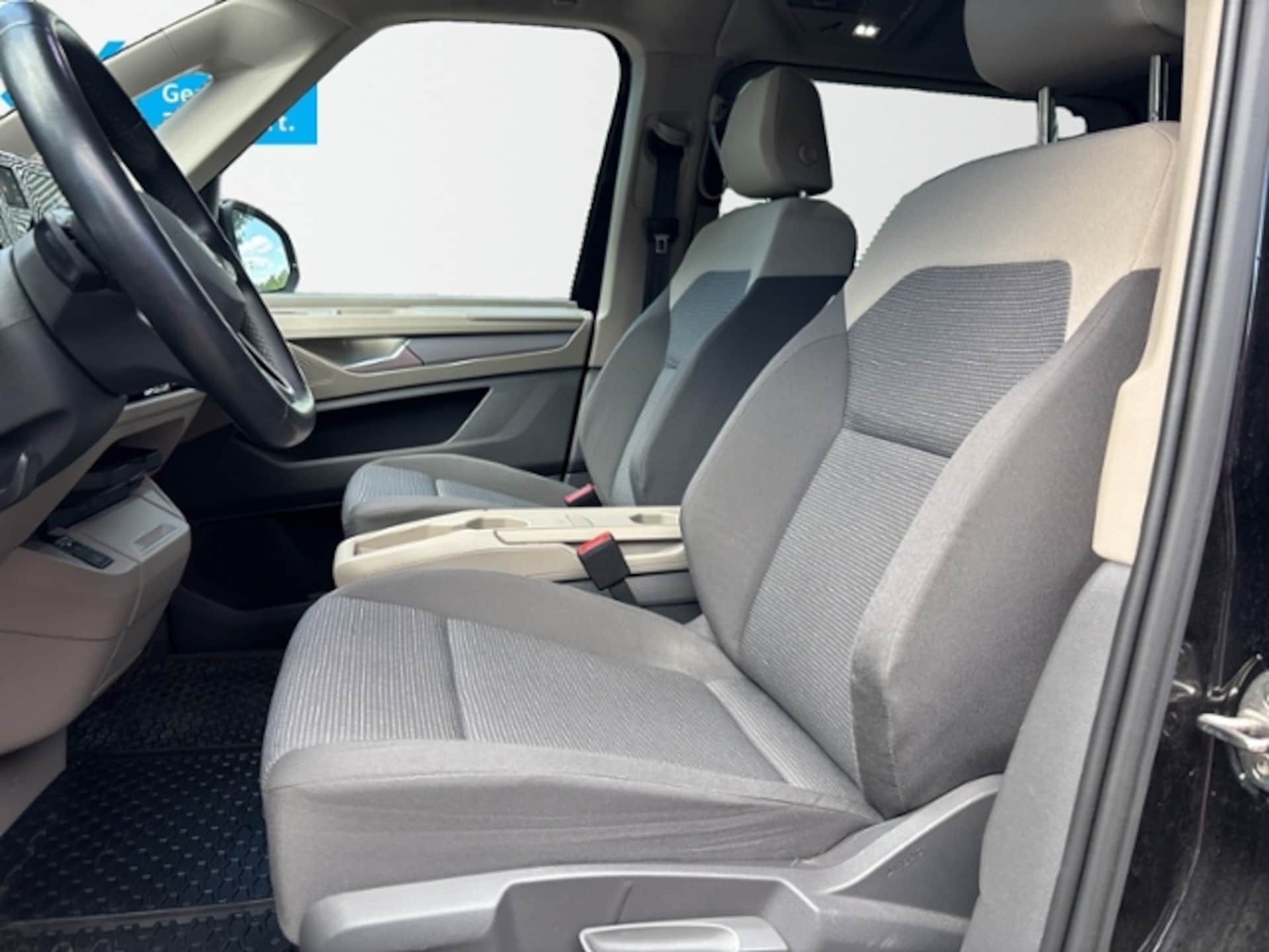Volkswagen Multivan Langversion Basis-Modell