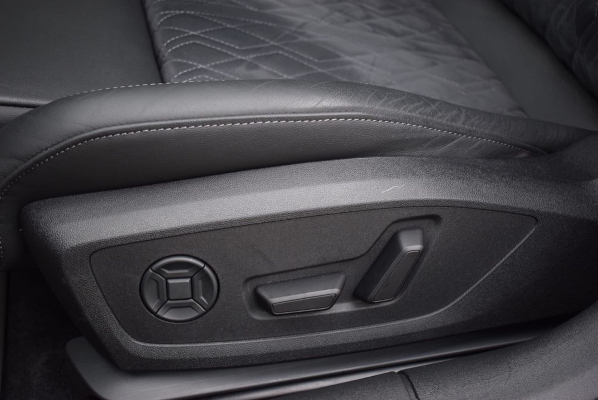 Audi A5 Limousine edition one