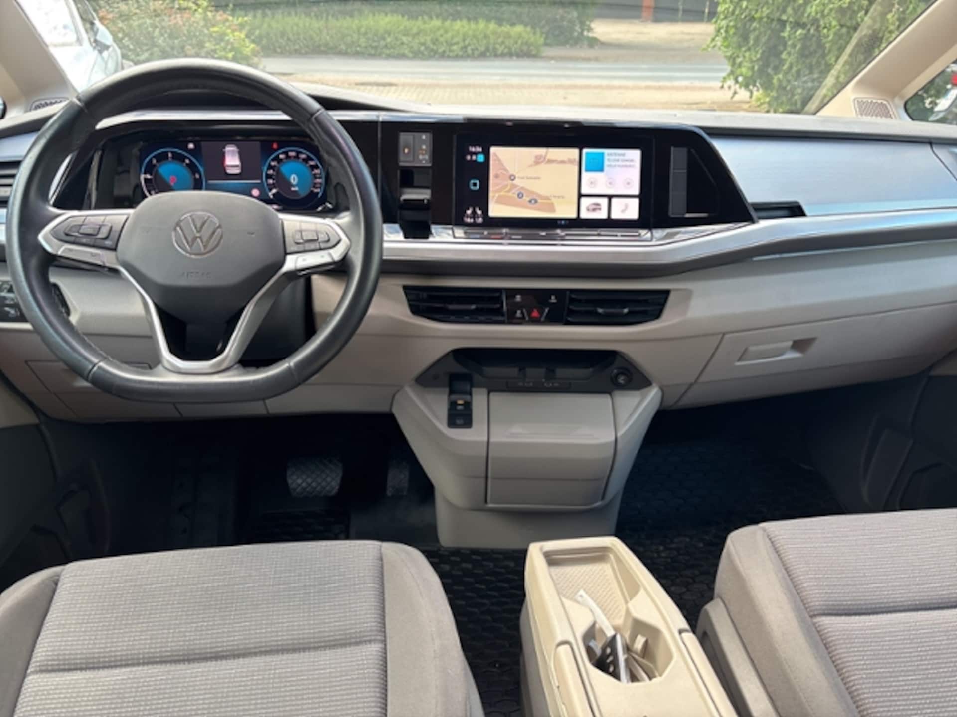 Volkswagen Multivan Langversion Basis-Modell