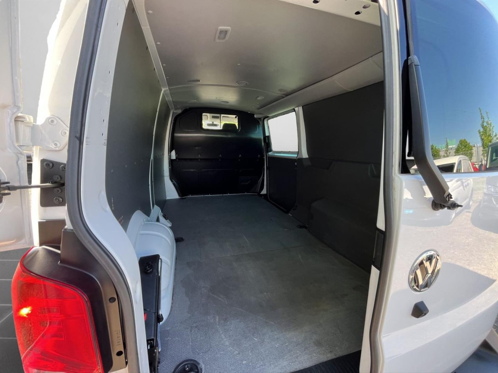 Volkswagen T6.1 Transporter Kasten langer Radstand