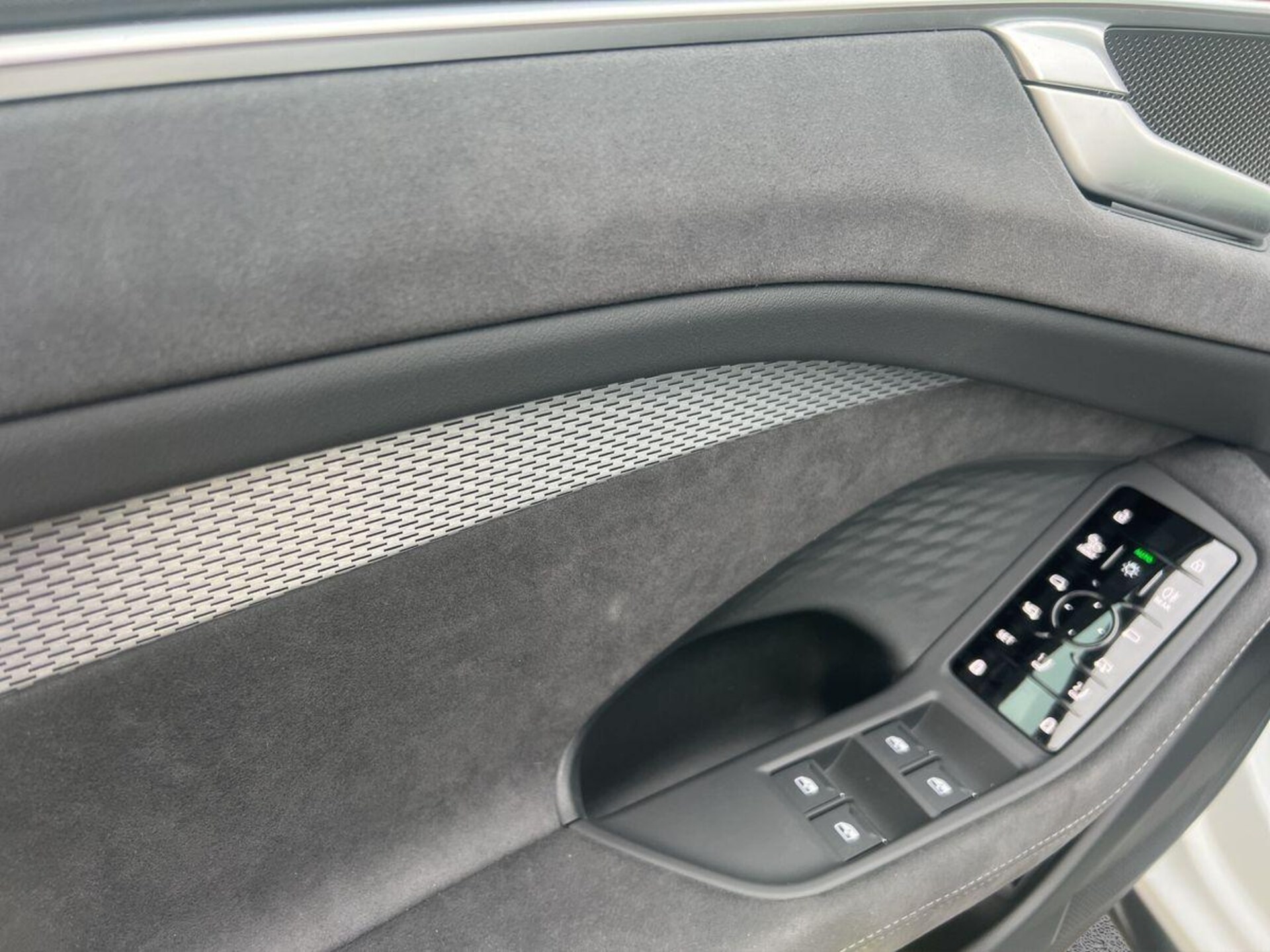 Audi A6 Avant edition one