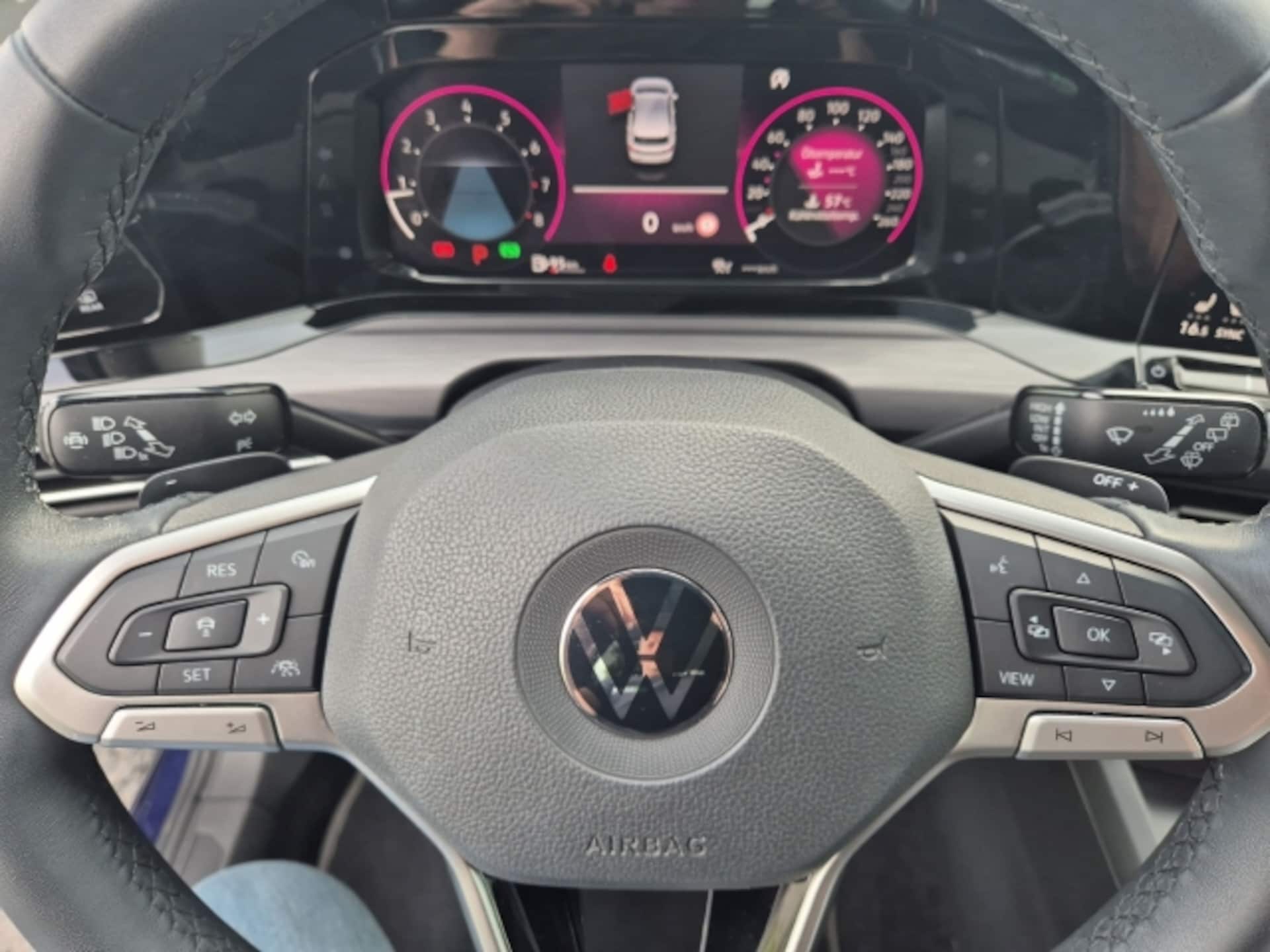 Volkswagen Golf Style