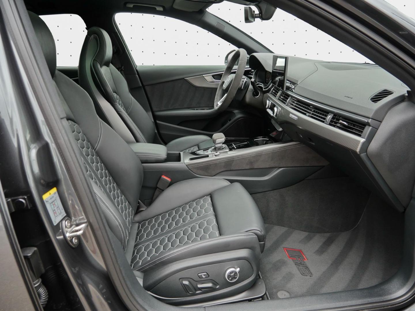 Image about Audi RS 4 Avant TFSI quattro tiptronic