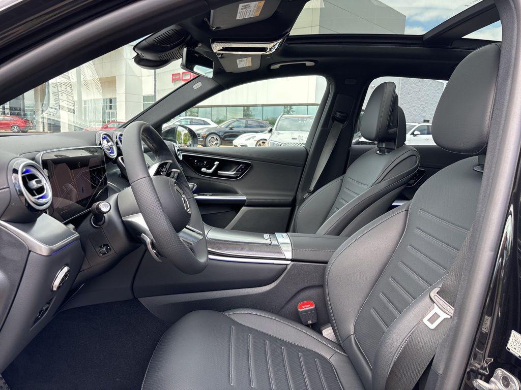 2025 Mercedes-Benz GLC Base - Photo 2