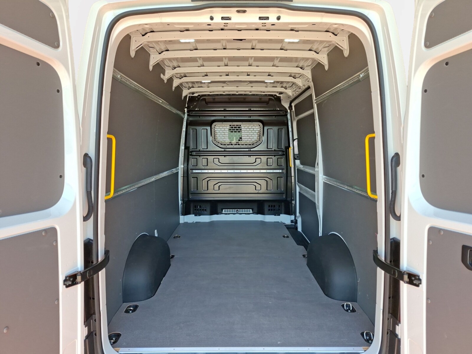 Volkswagen Crafter Kasten mittlerer Radstand – Bild 7