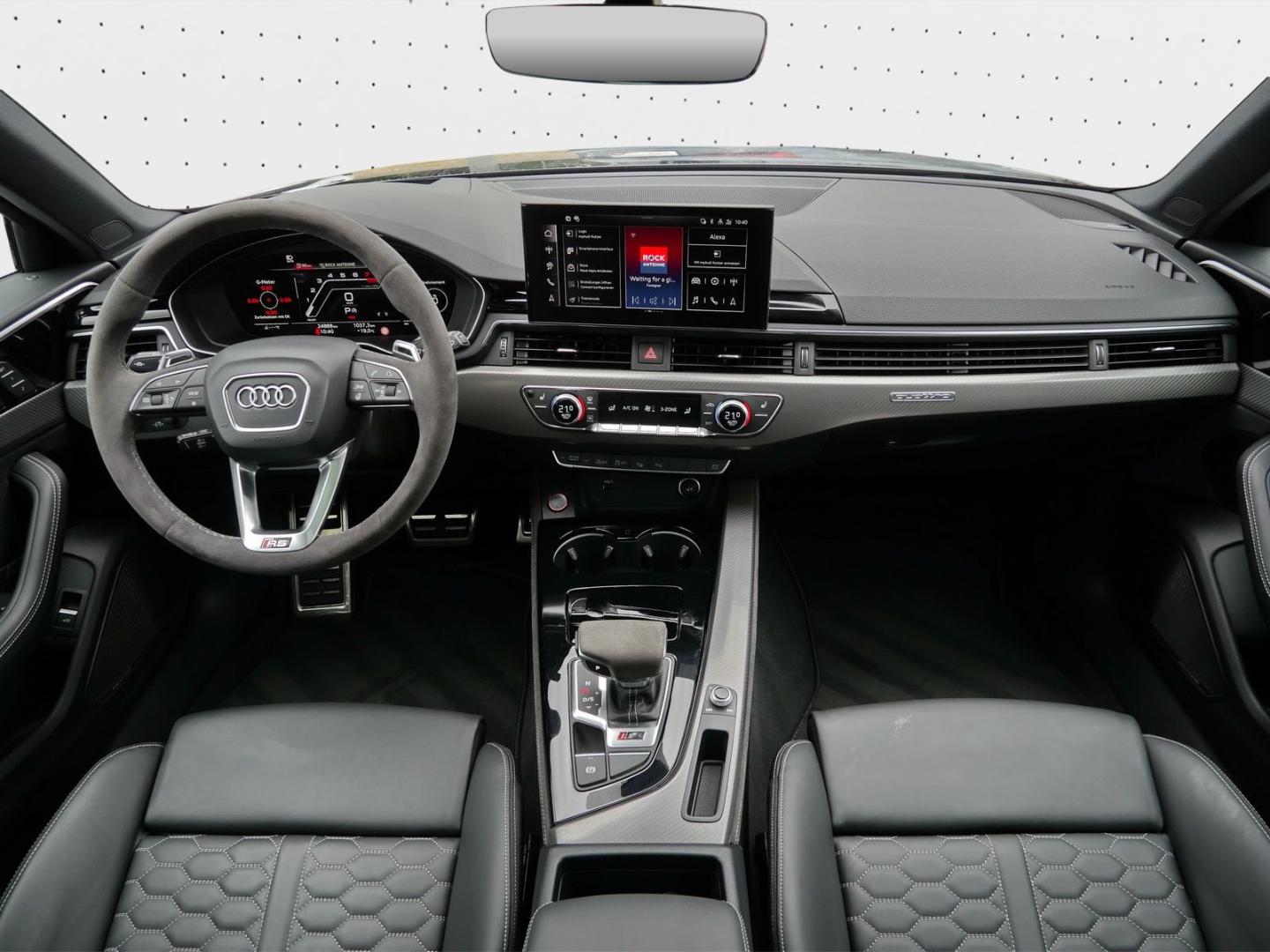 Image about Audi RS 4 Avant TFSI quattro tiptronic
