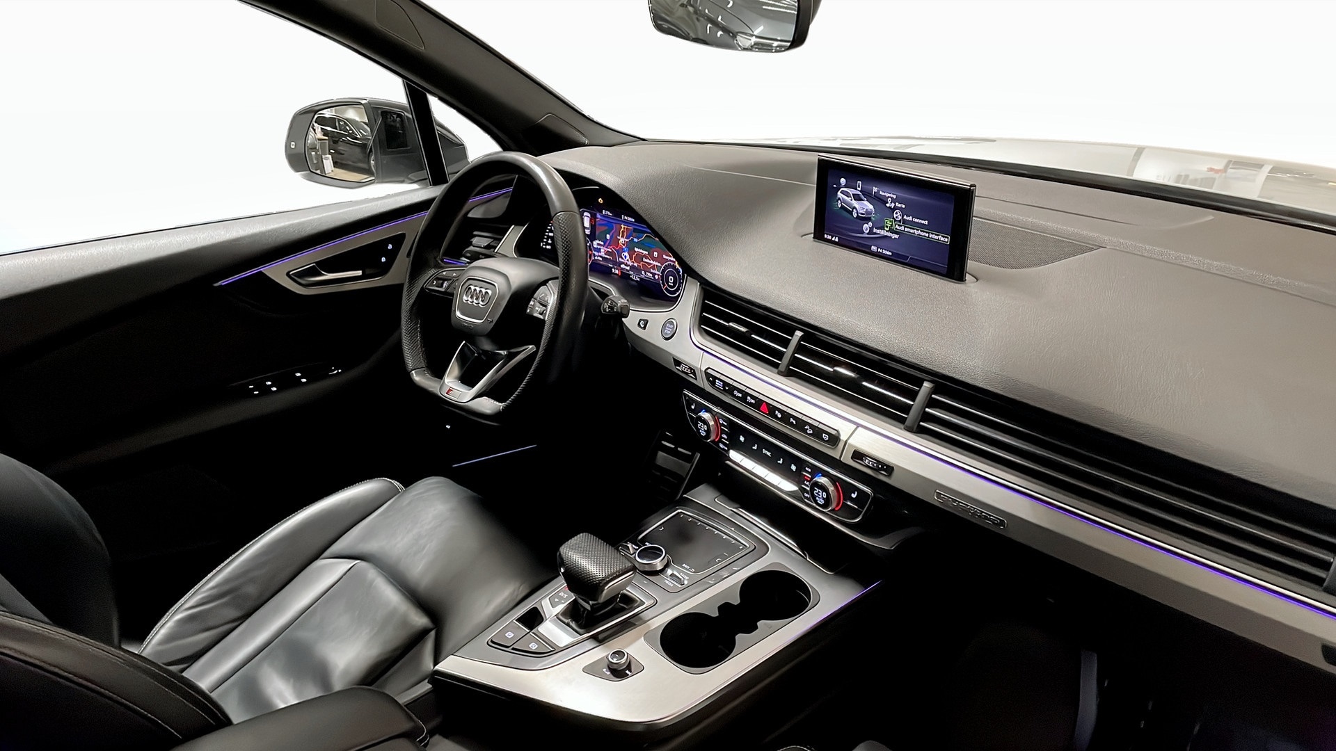 Bild som visar Audi Q7 Q7 50 TDI quattro S line 286 hk tiptronic - för mer information kontakta din Audi Partner