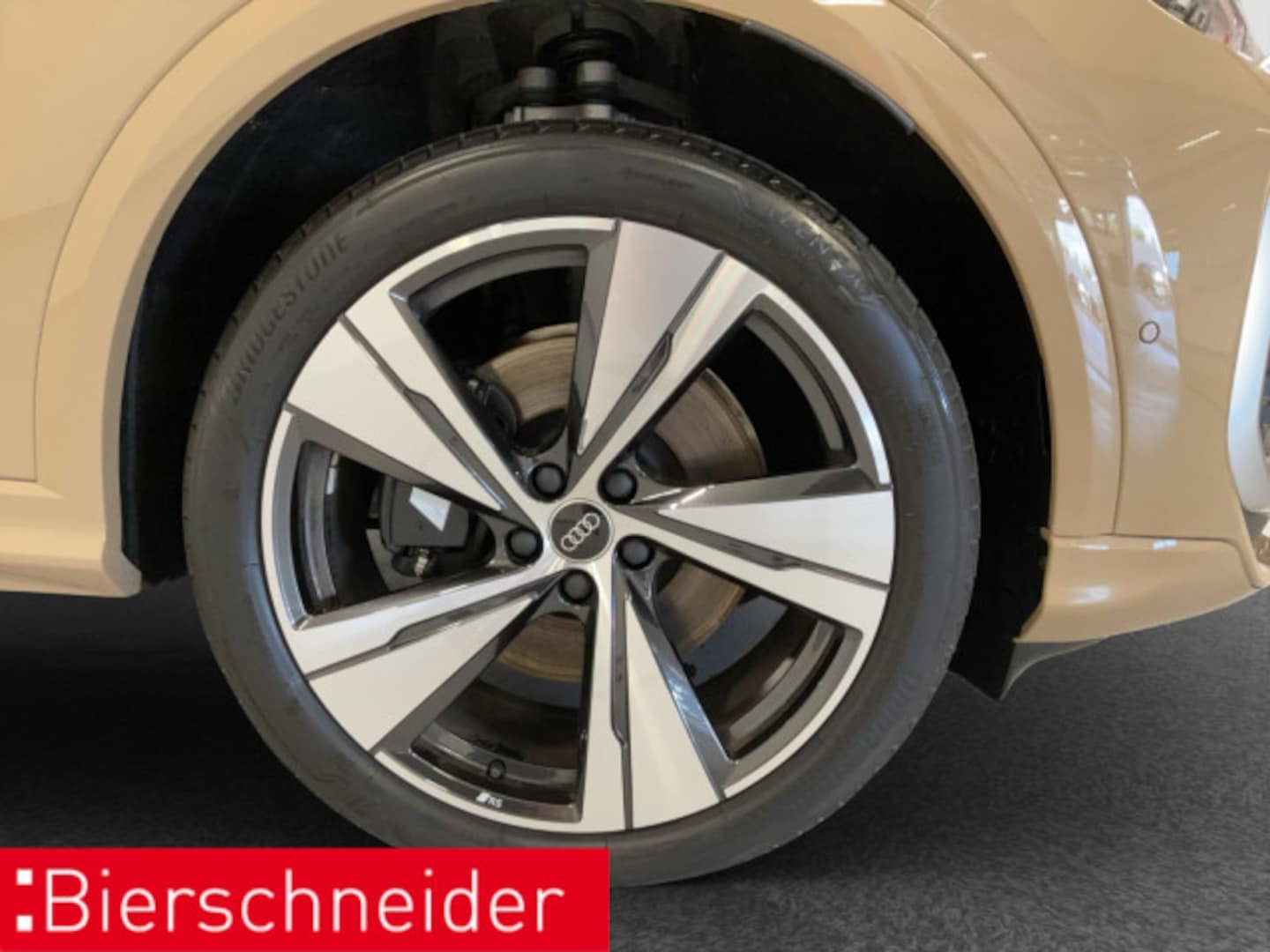 Bild über Audi SQ5 SUV TFSI 270 kW S tronic - für weitere Informationen kontaktieren Sie den Audi Partner