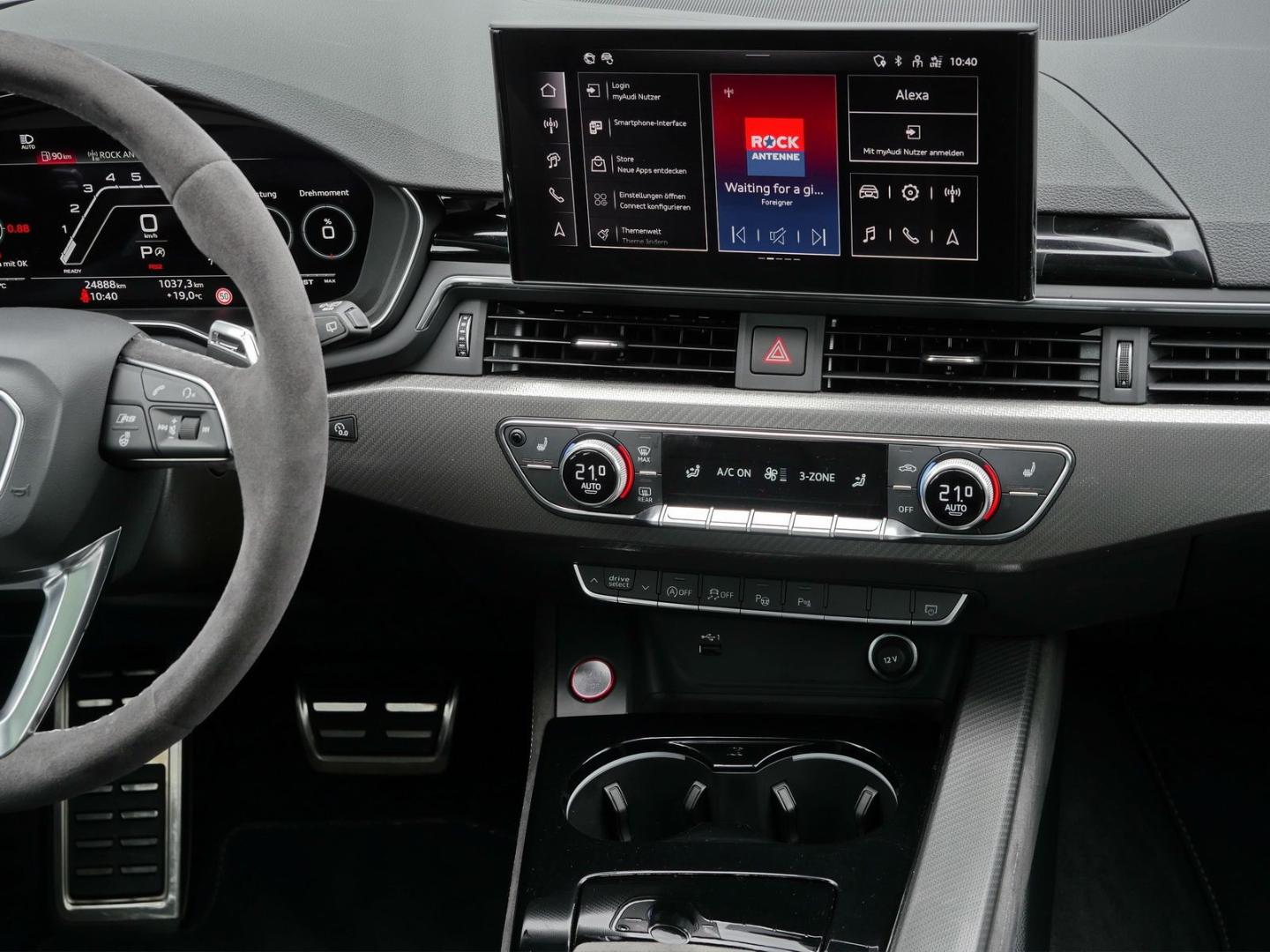 Image about Audi RS 4 Avant TFSI quattro tiptronic