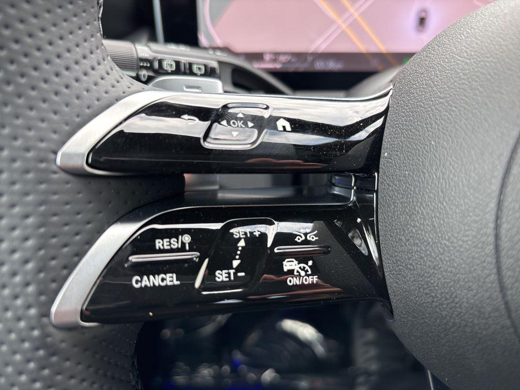 2025 Mercedes-Benz GLC Base - Photo 8
