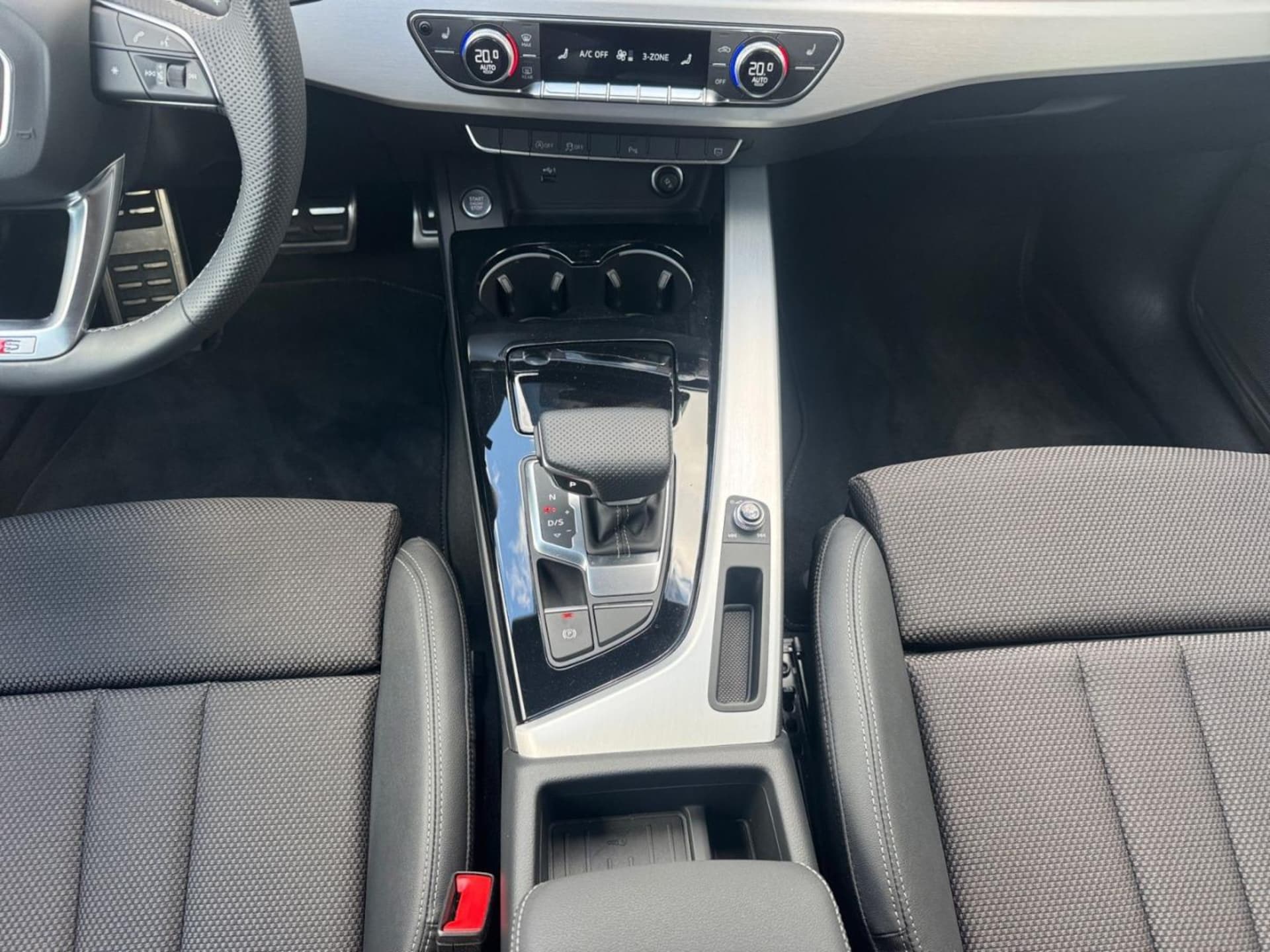 Audi A4 Limousine S line