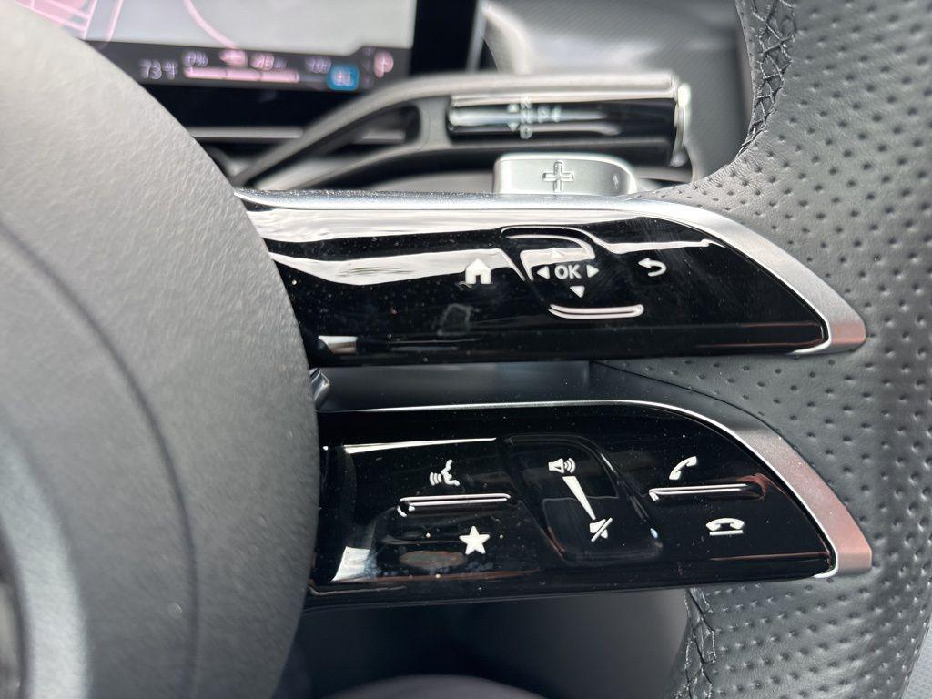 2025 Mercedes-Benz GLC Base - Photo 9