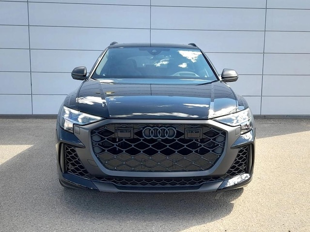 2025 Audi RS Q8 SUV performance