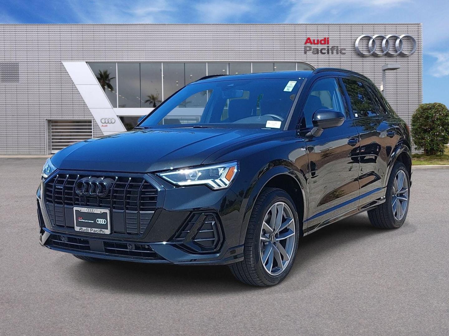 2025 Audi Q3 45 TFSI S Line Premium quattro's photo