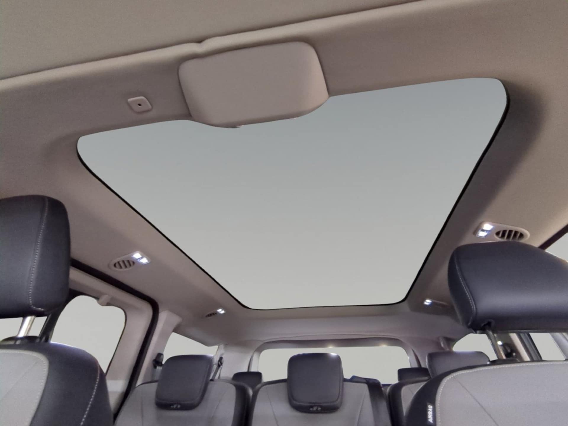 Volkswagen e-Caravelle Style