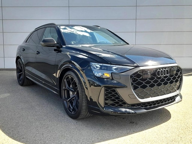 2025 Audi RS Q8 SUV performance