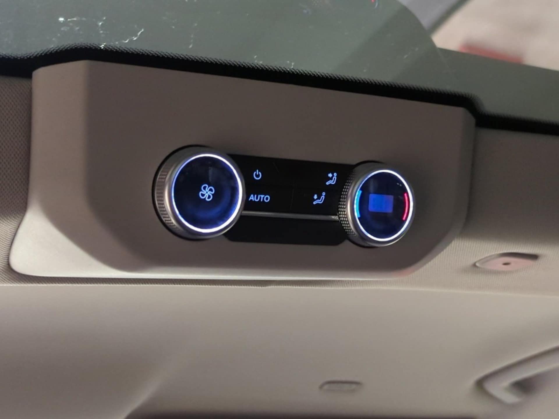Volkswagen e-Caravelle Style
