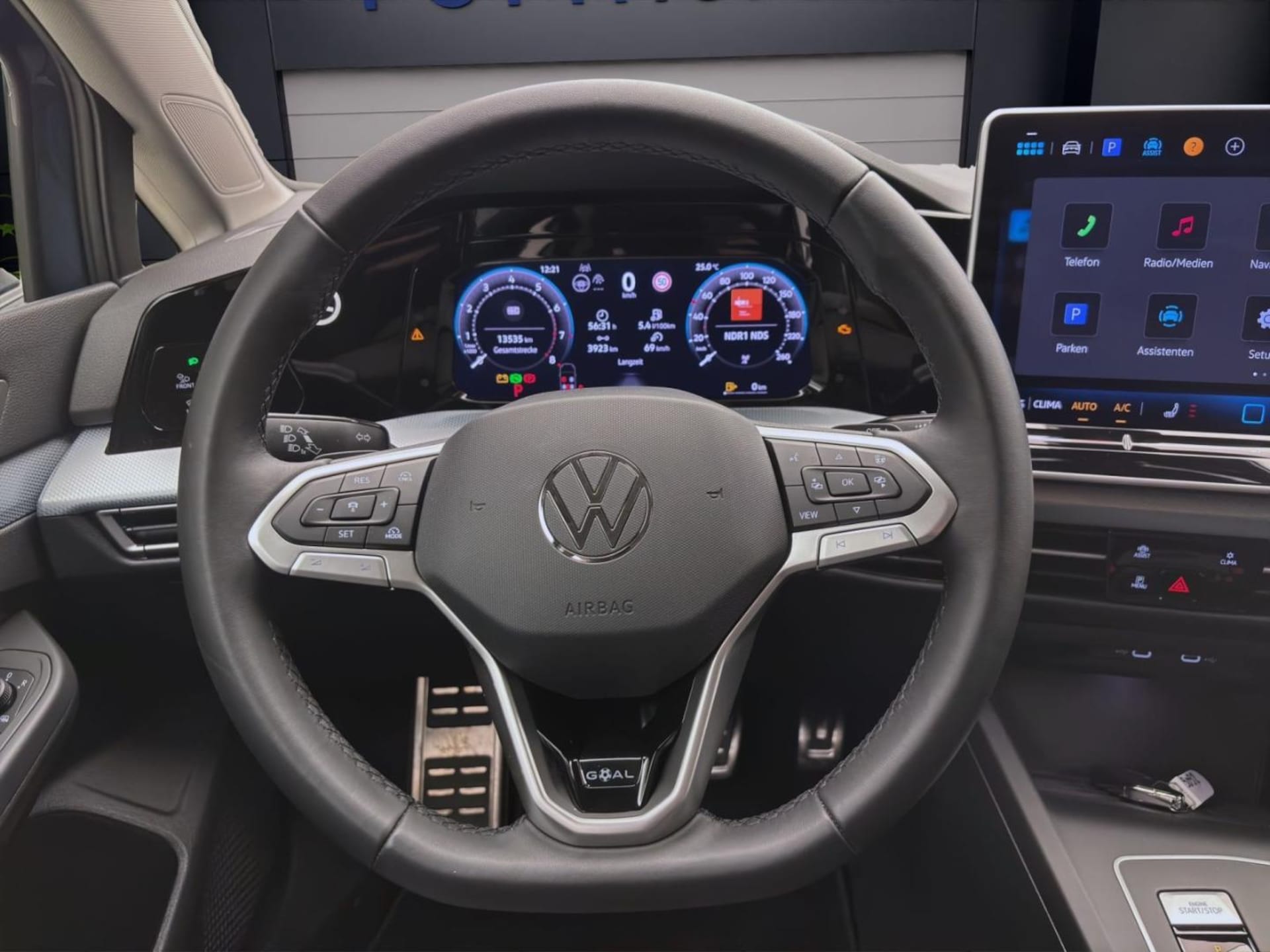 Volkswagen Golf Life
