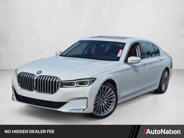 2022 BMW 740