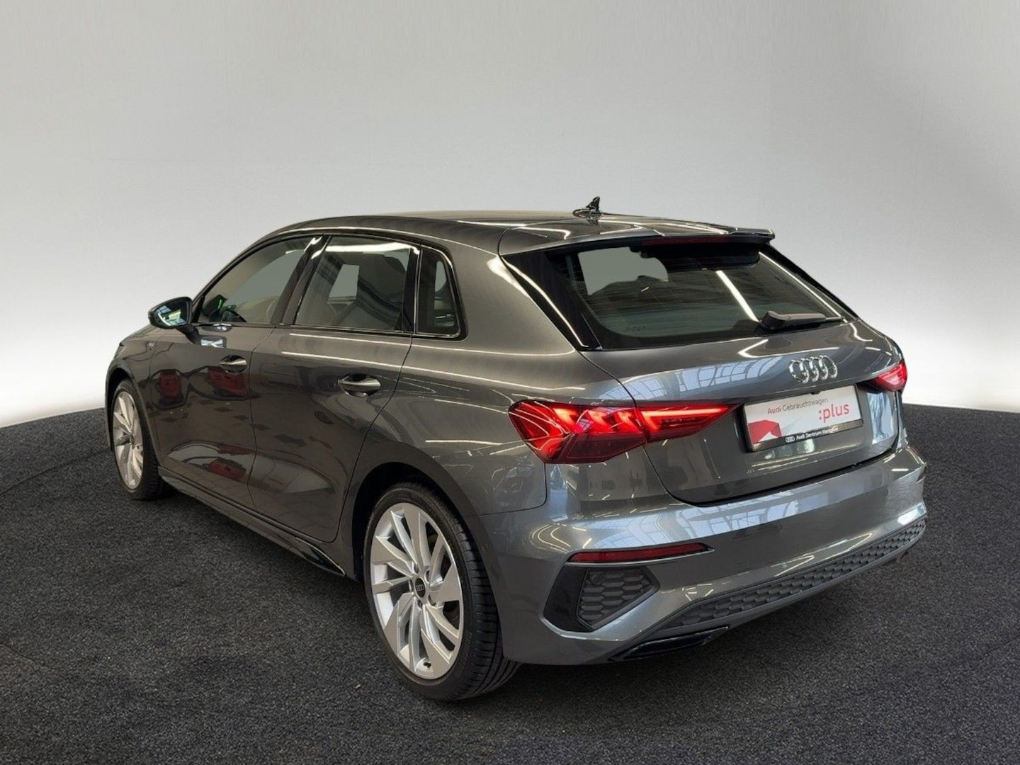 Bild über Audi A3 Sportback S line 35 TFSI Schaltgetriebe - für weitere Informationen kontaktieren Sie den Audi Partner