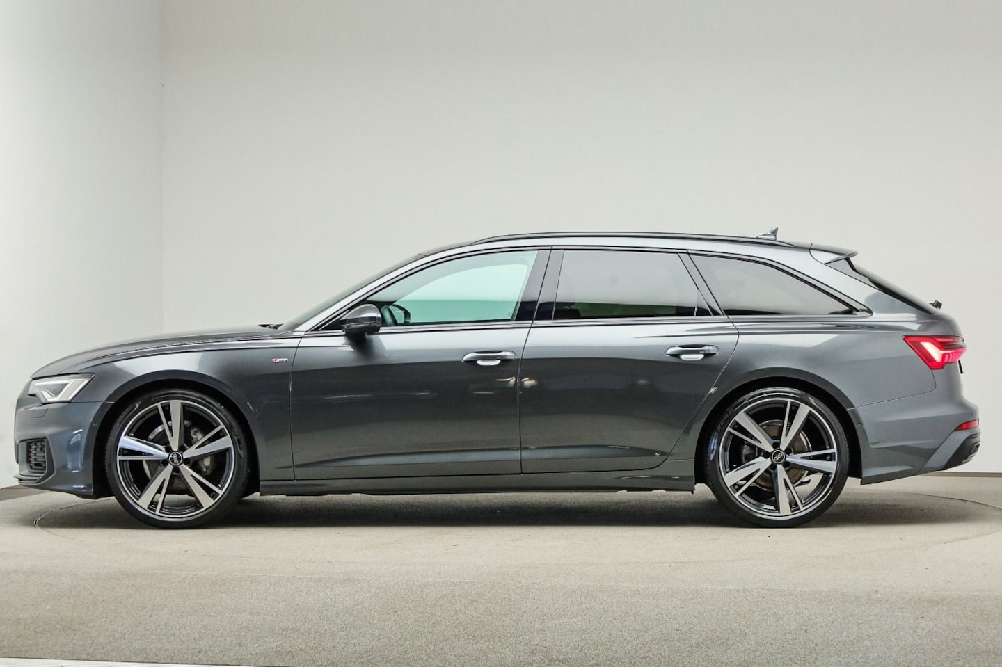 Bild über Audi A6 Avant sport 40 TDI quattro S tronic - für weitere Informationen kontaktieren Sie den Audi Partner