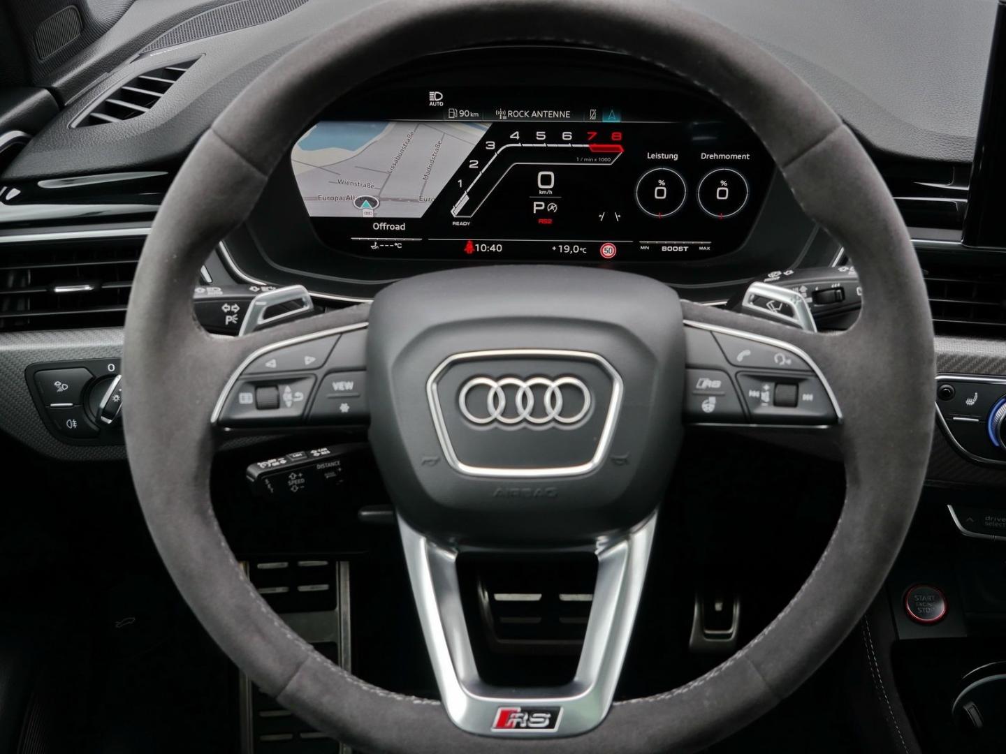 Image about Audi RS 4 Avant TFSI quattro tiptronic