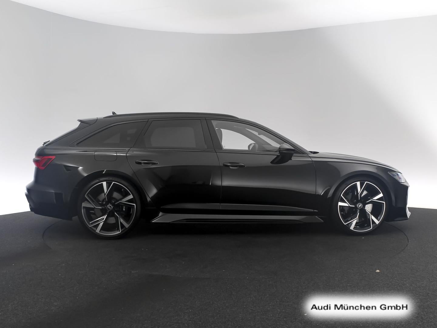 Bild über Audi RS 6 Avant performance TFSI quattro tiptronic - für weitere Informationen kontaktieren Sie den Audi Partner