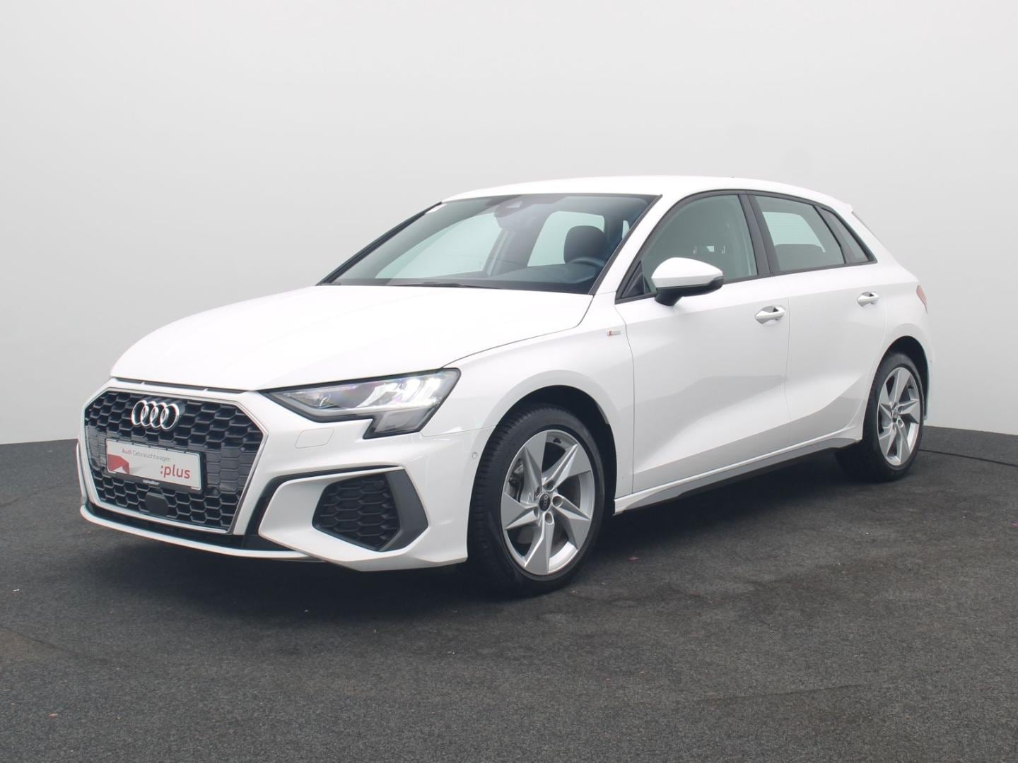 Bild über Audi A3 Sportback S line 35 TFSI S tronic - für weitere Informationen kontaktieren Sie den Audi Partner