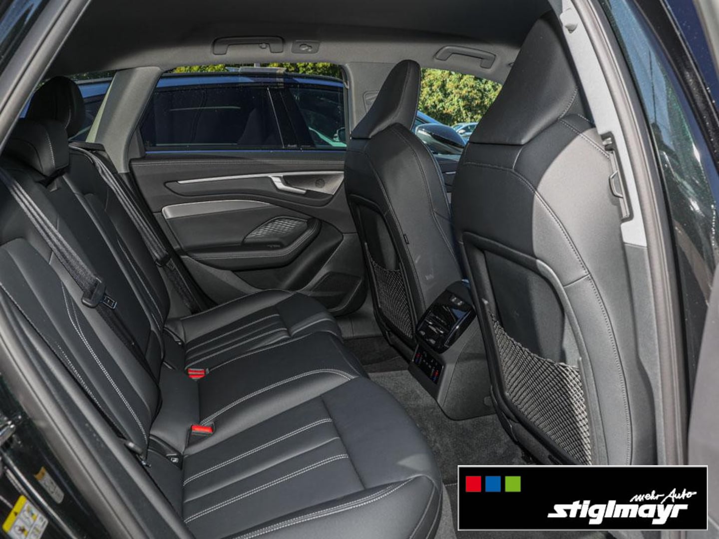 Bild über Audi A6 Avant TFSI quattro 270 kW S tronic - für weitere Informationen kontaktieren Sie den Audi Partner