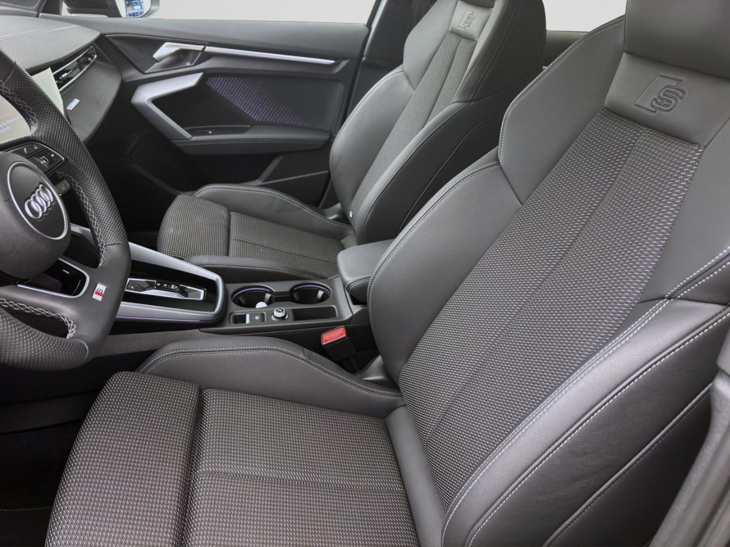 Bild über Audi A3 Sportback TDI S tronic - für weitere Informationen kontaktieren Sie den Audi Partner