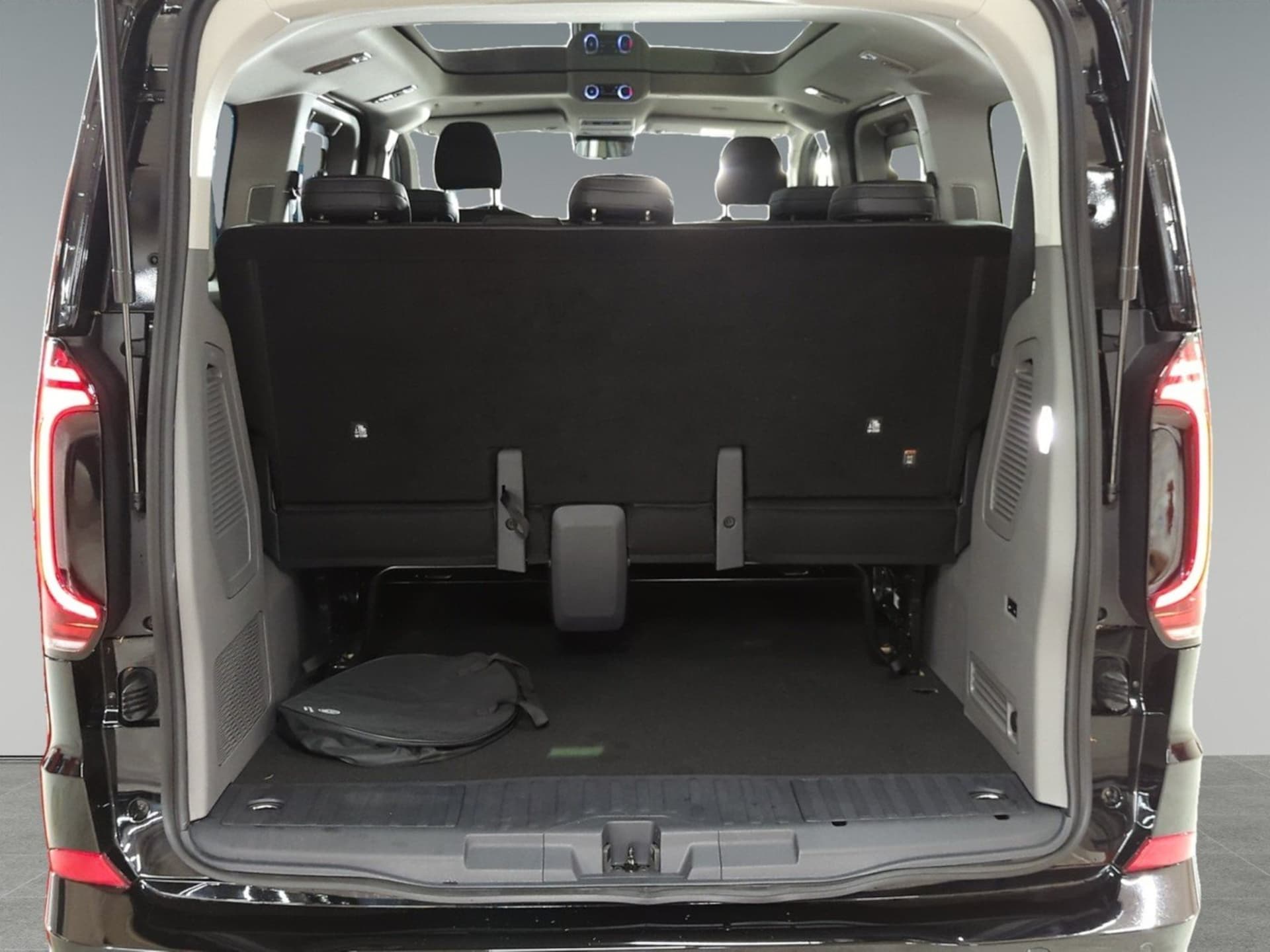 Volkswagen e-Caravelle Style