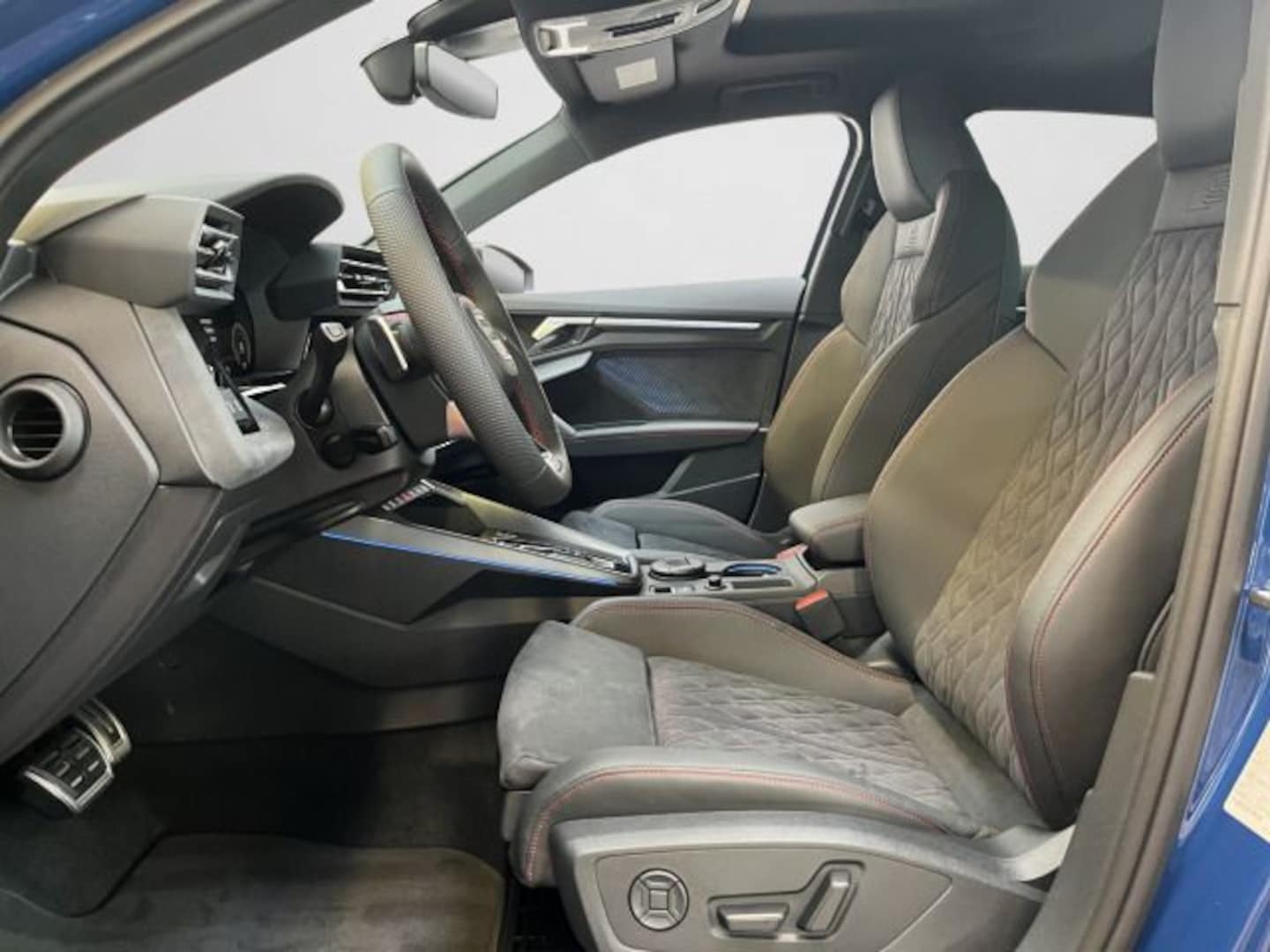 Bild über Audi A3 Sportback S line 35 TFSI S tronic - für weitere Informationen kontaktieren Sie den Audi Partner