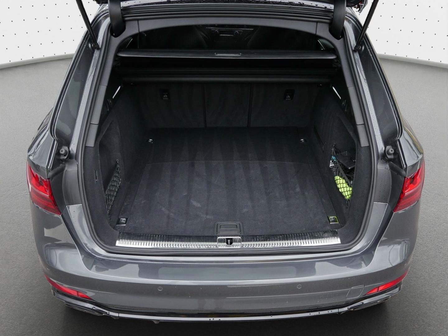 Image about Audi RS 4 Avant TFSI quattro tiptronic