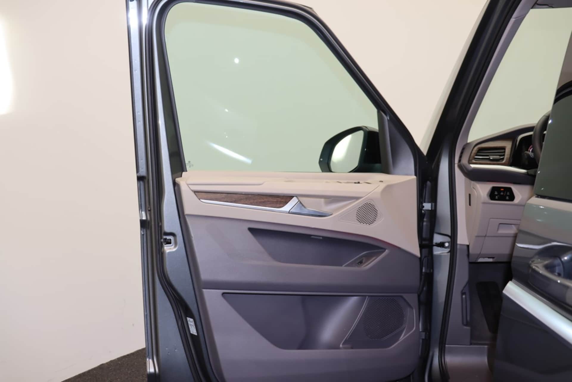 Volkswagen Multivan Style