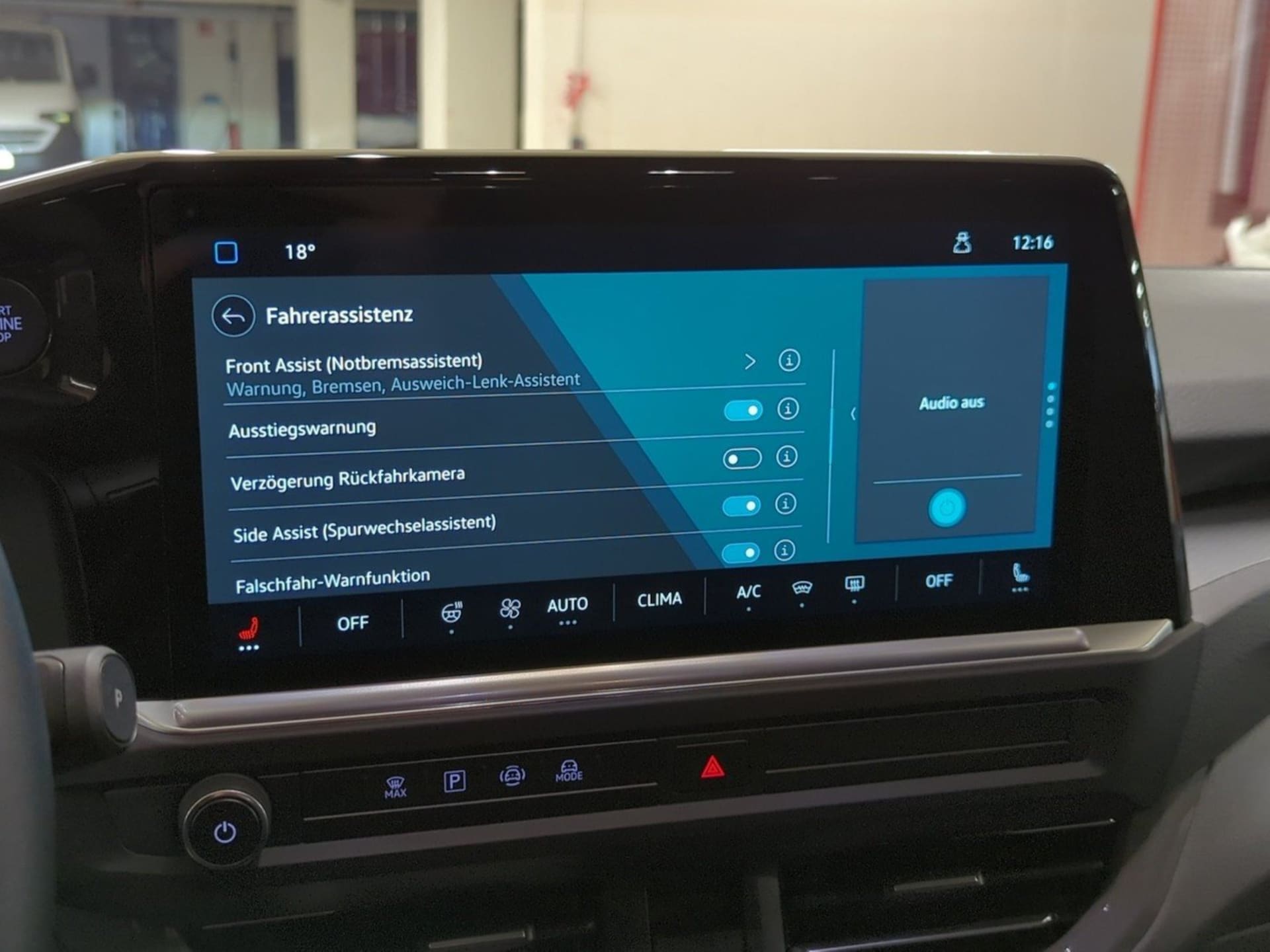 Volkswagen e-Caravelle Style