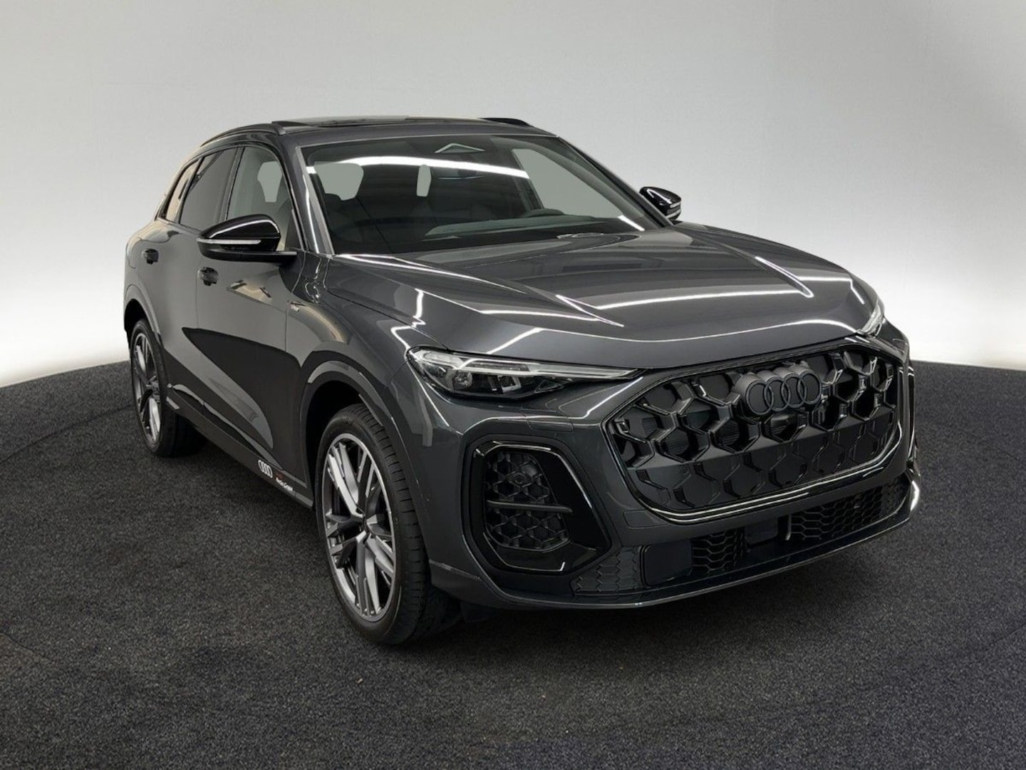 Bild über Audi Q5 SUV TDI quattro 220 kW S tronic - für weitere Informationen kontaktieren Sie den Audi Partner
