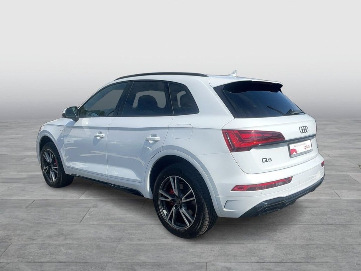Bild über Audi Q5 TFSI e S line business 50 TFSI e quattro S tronic - für weitere Informationen kontaktieren Sie den Audi Partner