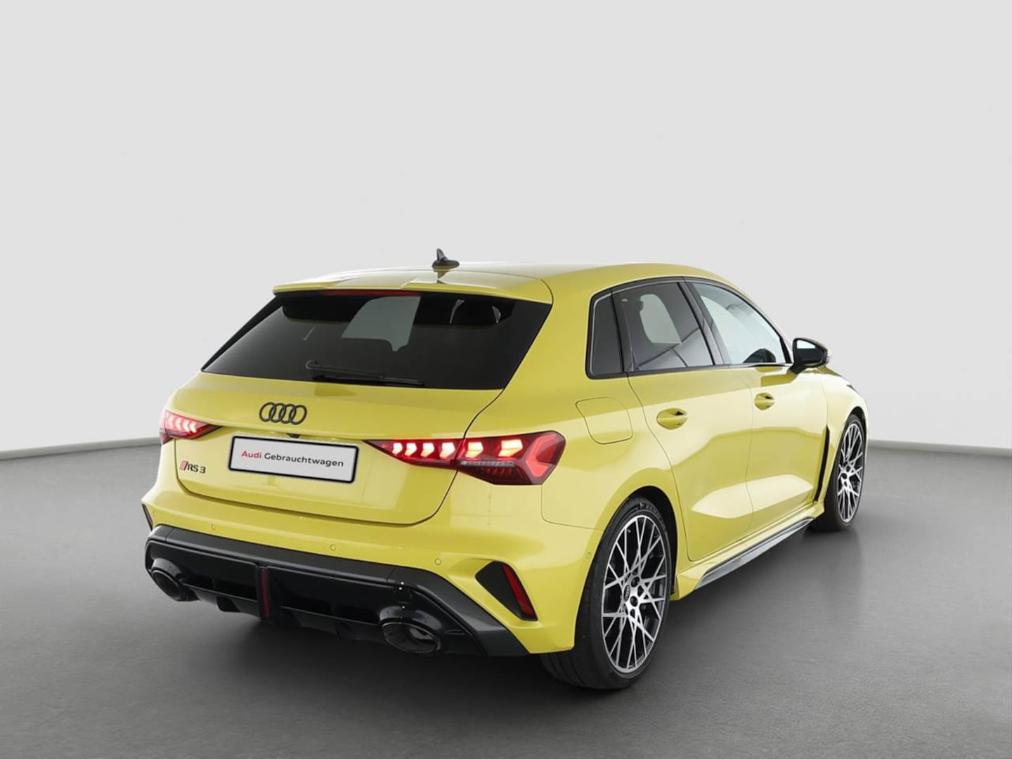 Bild über Audi RS 3 Sportback TFSI quattro S tronic - für weitere Informationen kontaktieren Sie den Audi Partner
