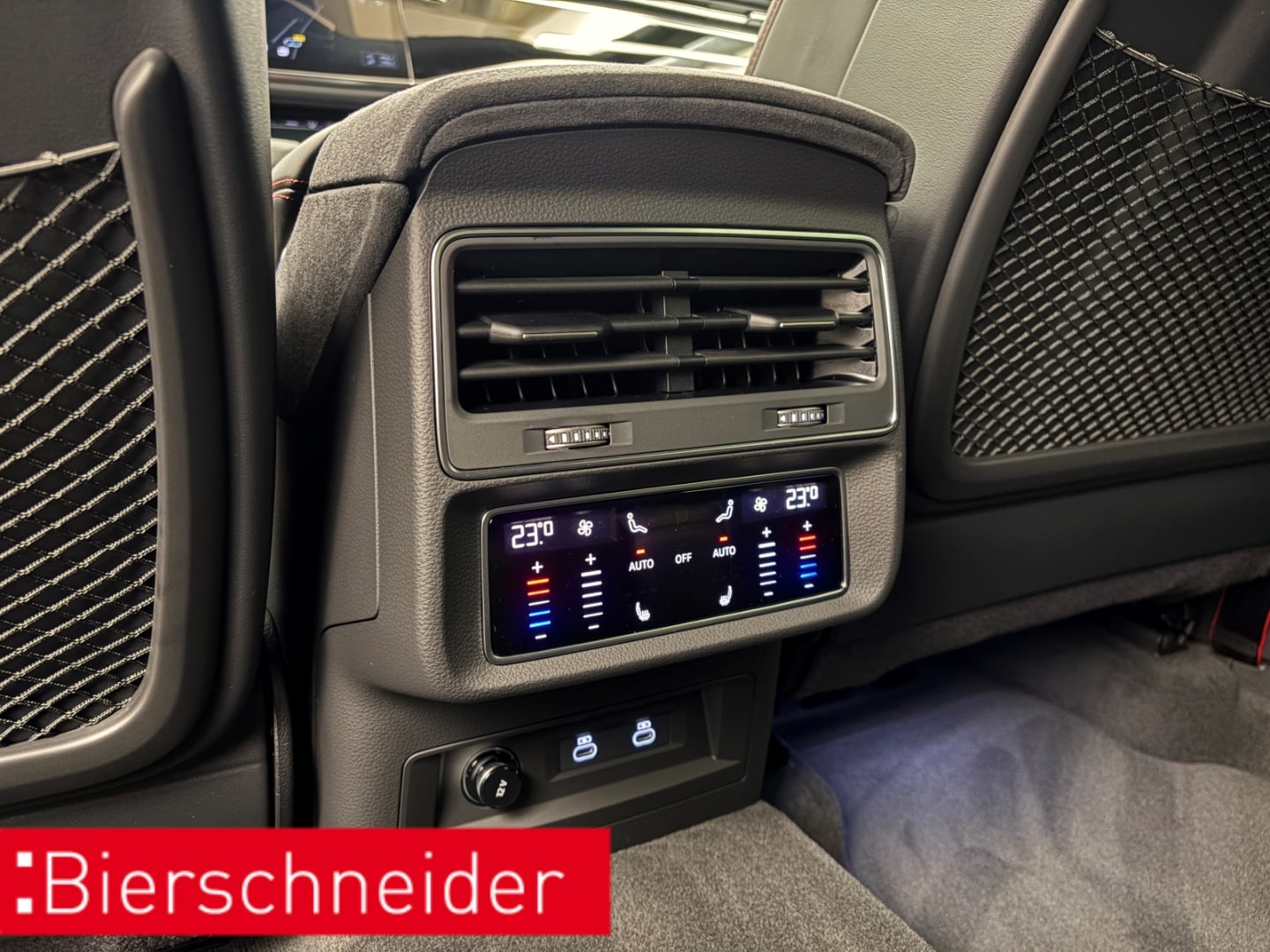 Bild über Audi RS Q8 SUV TFSI quattro 471 kW tiptronic - für weitere Informationen kontaktieren Sie den Audi Partner