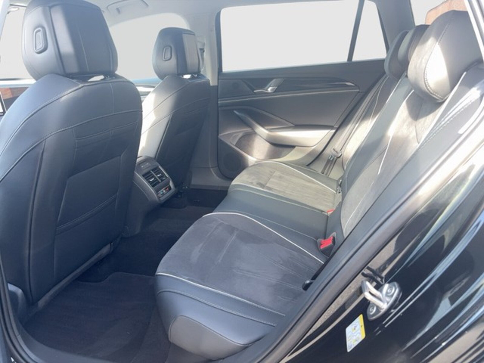 Volkswagen Passat – Bild 13