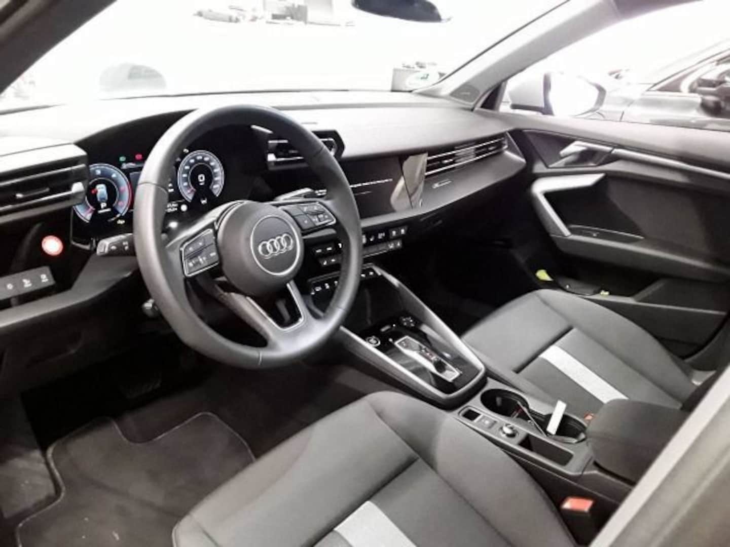 Bild über Audi A3 Sportback 35 TDI S tronic - für weitere Informationen kontaktieren Sie den Audi Partner